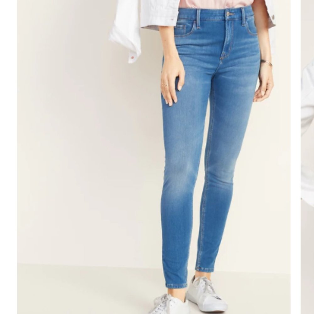 Old Navy Rockstar Super Skinny High Rise